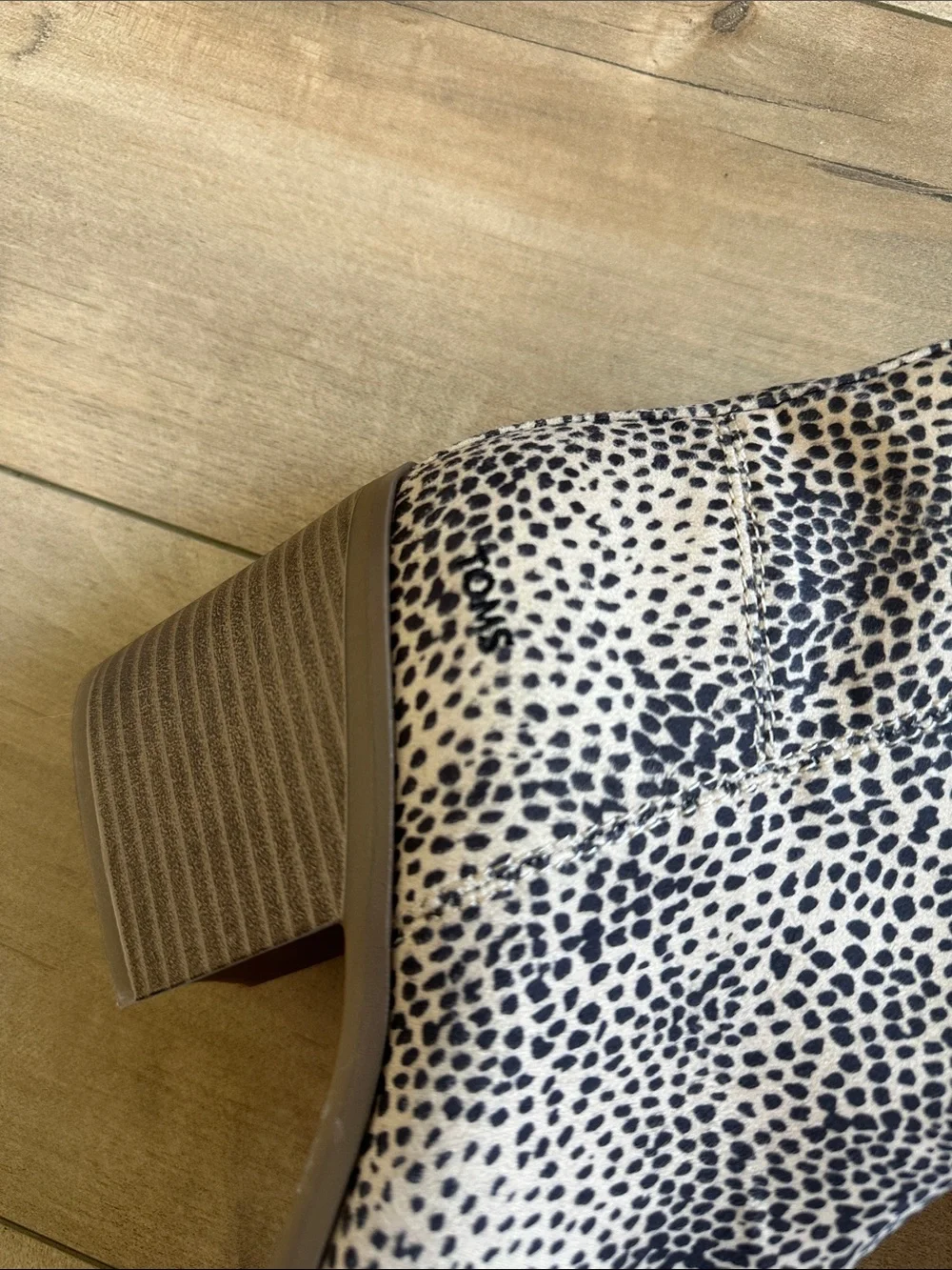 NWT Toms Genevieve Cheetah Animal Print Leather Ankle Booties Boots Sz 9